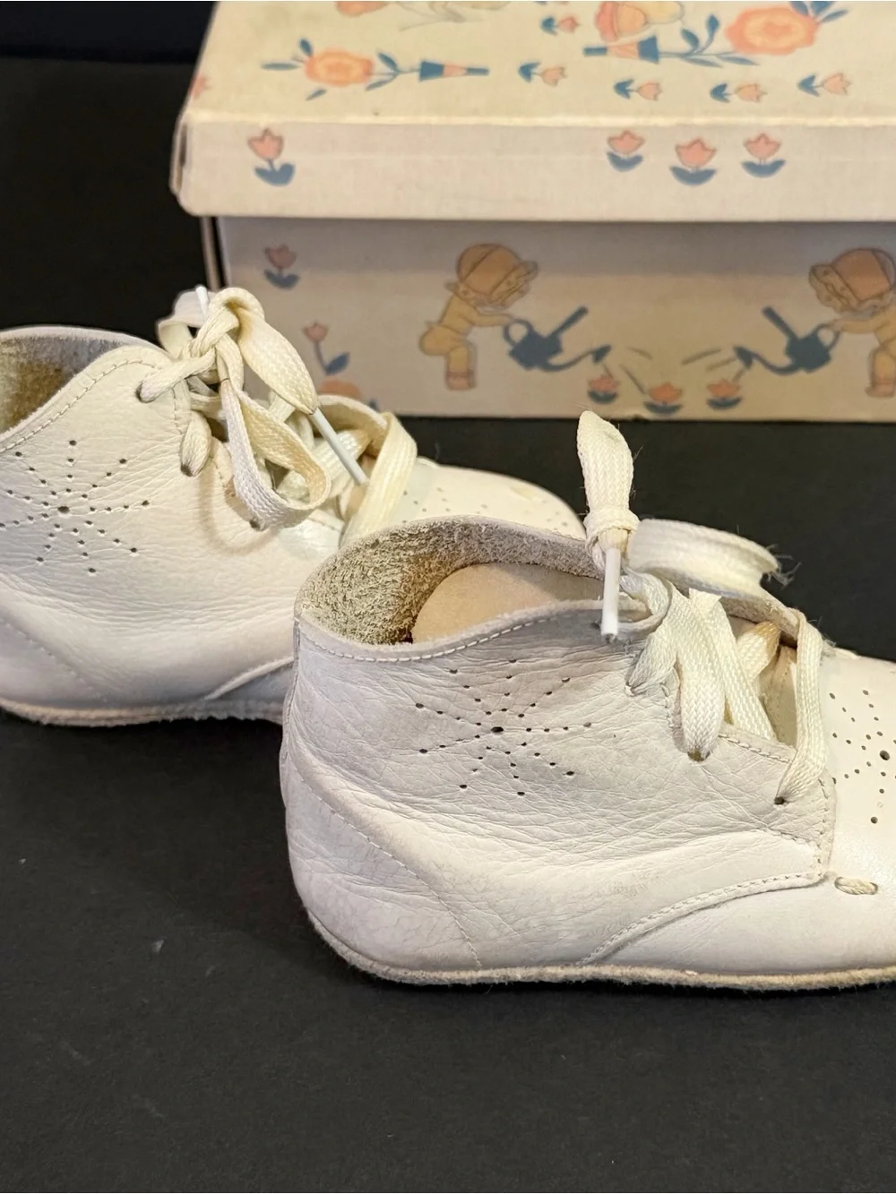 Vintage Montgomery Ward White Baby Shoes Original Box 1960’s Sz 0 Classic Socks